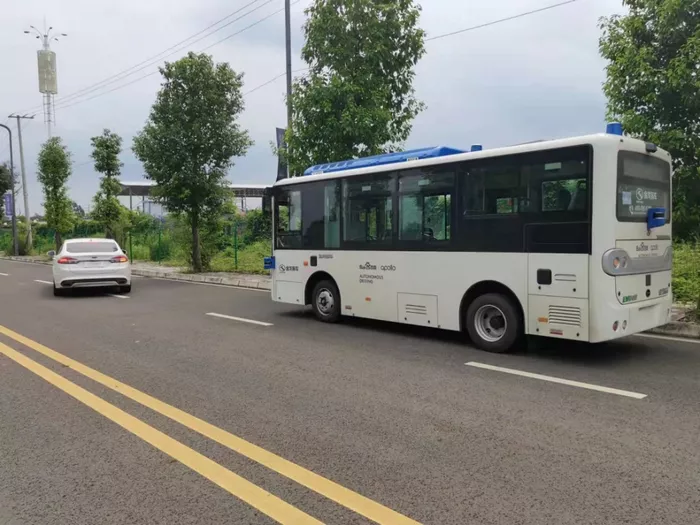 推动智能网联汽车产业发展 成都智能网联汽车测试道路确定